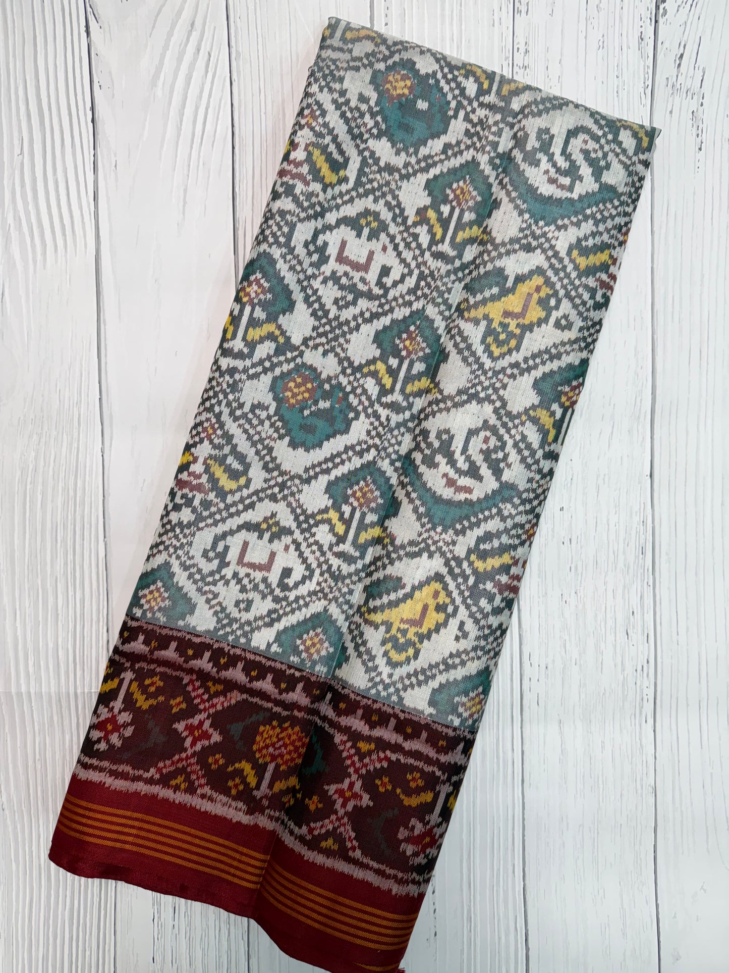 White Narikunj single ikat patola saree