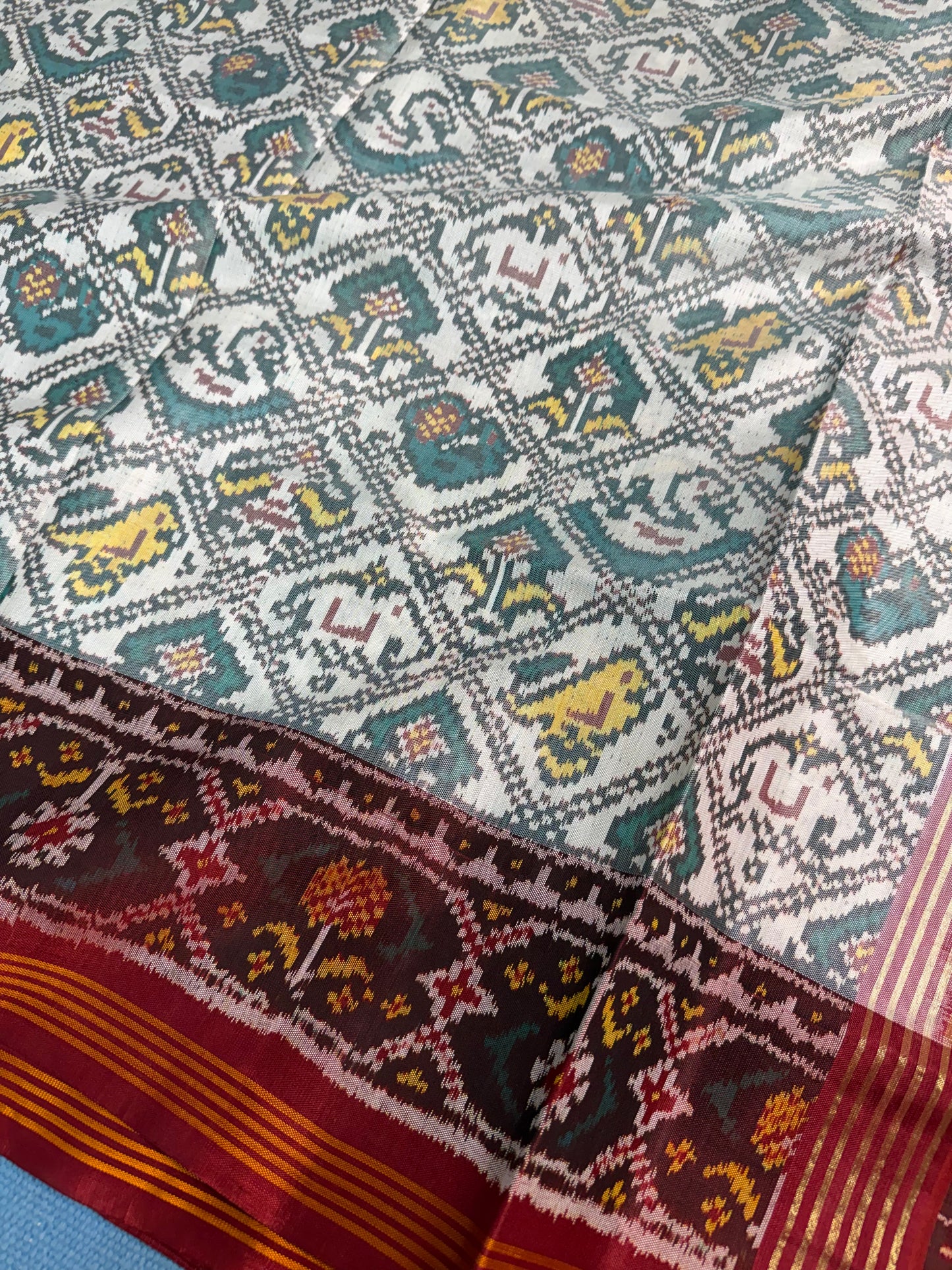 White Narikunj single ikat patola saree