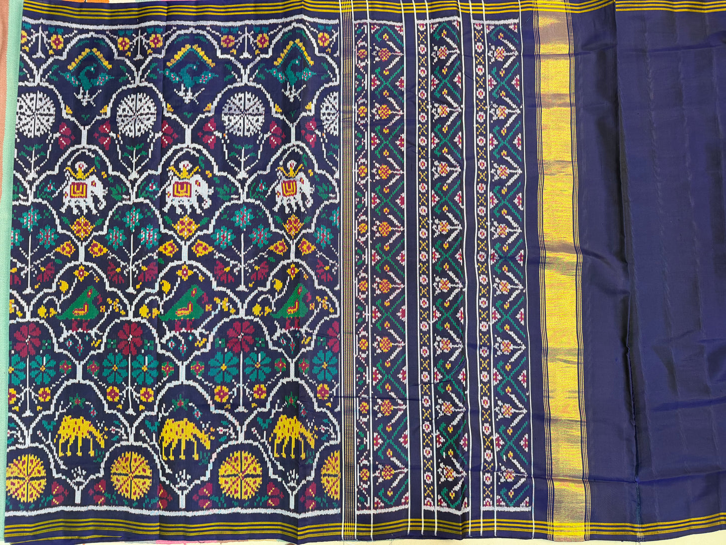Blue multicolour figure design single ikat patola silk saree
