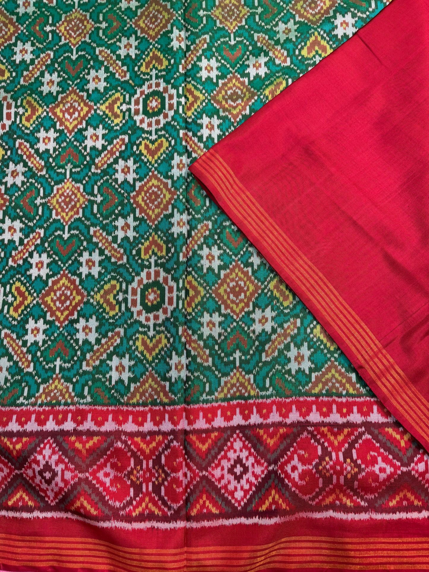 Green Traditional single ikat patola silk saree